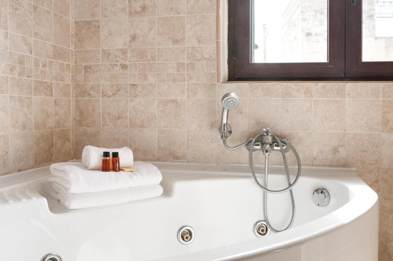 Castriota 19 - Jacuzzi Apartment Sit Lecce Exterior foto